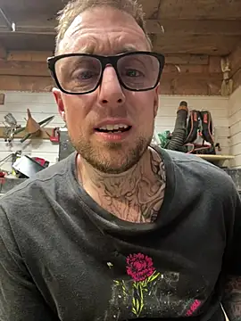 WIDBIGWHITECOCK online show from 3, 2, 2026