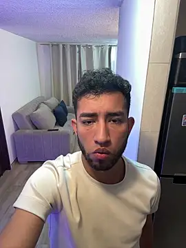 Snapshot of liam_bronw chatting on 6, 1, 2026 liam bronw online show from 6, 1, 2026