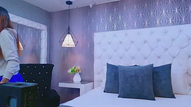 Snapshot of VioletFroost chatting on 11, 2, 2026 VioletFroost online show from 11, 2, 2026