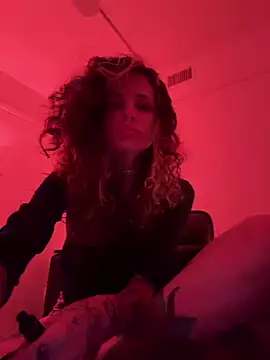 Snapshot of paranoidbimbo chatting on 4, 3, 2026 paranoidbimbo online show from 4, 3, 2026