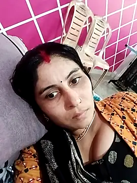 Snapshot of Hot_ree85 chatting on 23, 2, 2026 Hot ree85 online show from 23, 2, 2026