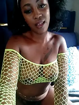 Snapshot of CocoButterxox chatting on 14, 4, 2026 CocoButterxox online show from 14, 4, 2026