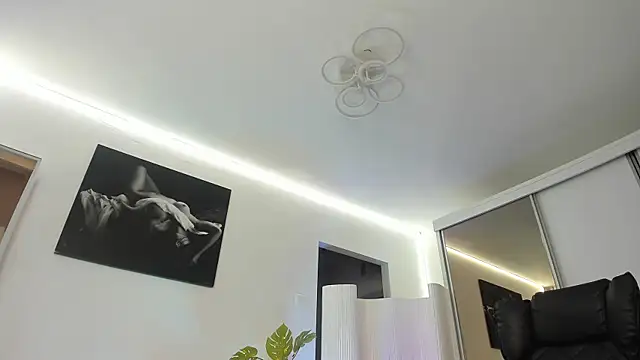 Snapshot of Ivy_Bellee chatting on 9, 4, 2026 Ivy Bellee online show from 9, 4, 2026