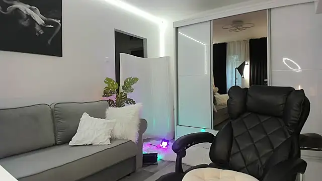 Snapshot of Ivy_Bellee chatting on 16, 4, 2026 Ivy Bellee online show from 16, 4, 2026