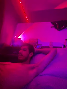 Snapshot of vinihfeh chatting on 1, 4, 2026 vinihfeh online show from 1, 4, 2026