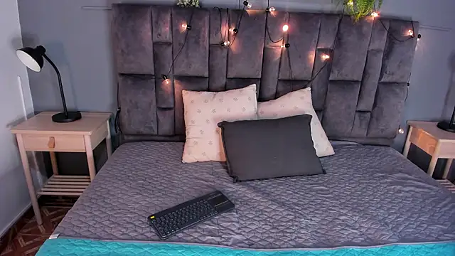 AmberStonne   online show from 11, 3, 2026