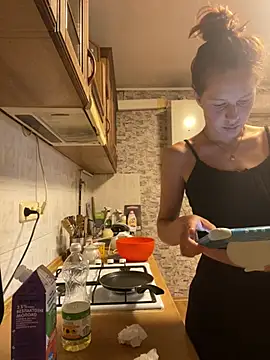 Lily Viola online show from 12, 7, 2026