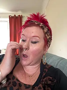 BustyRedxx online show from 14, 6, 2026