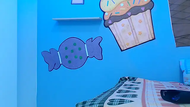 skinnysexzara18 online show from 15, 2, 2026