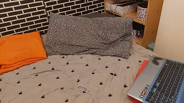 Spatgirl online show from 16, 2, 2026