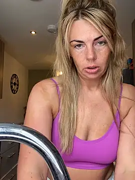 Snapshot of Scarlett_the_girlnextdoor chatting on 19, 5, 2026 Scarlett the girlnextdoor online show from 19, 5, 2026