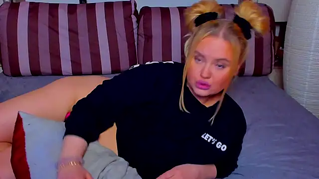 Snapshot of AlexaVibesHo chatting on 23, 3, 2026 AlexaVibesHo online show from 23, 3, 2026