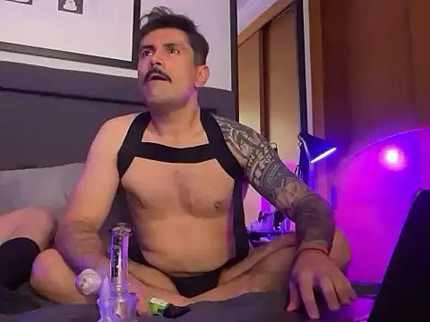 Snapshot of LukasMackenna chatting on 3, 4, 2026 LukasMackenna online show from 3, 4, 2026