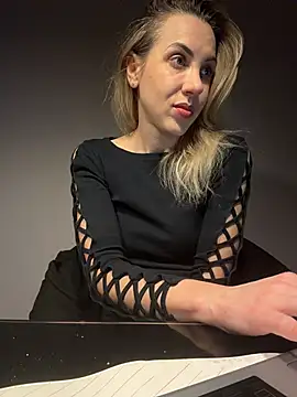 Snapshot of ElenaWhitmore chatting on 23, 2, 2026 ElenaWhitmore online show from 23, 2, 2026