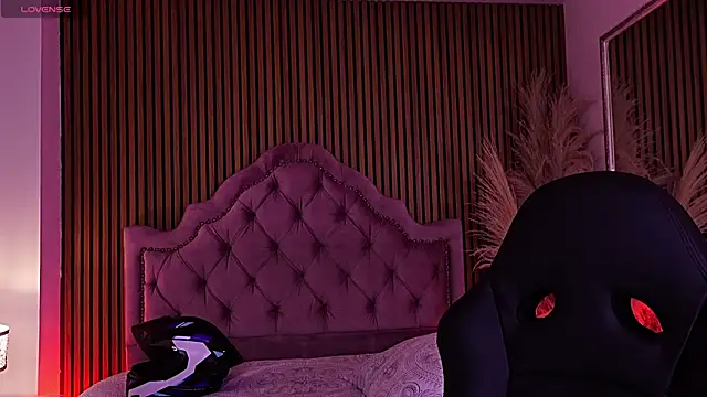 Violett hott  online show from 27, 6, 2026