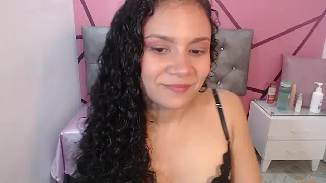 Snapshot of Little18Doll chatting on 16, 5, 2026 Little18Doll online show from 16, 5, 2026