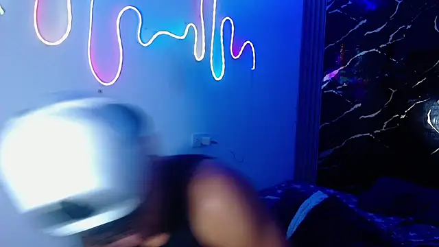 Snapshot of jamescurly00 chatting on 21, 2, 2026 jamescurly00 online show from 21, 2, 2026