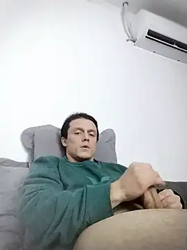 RAFAELQUINTEROSCAVALHEI online show from 24, 6, 2026