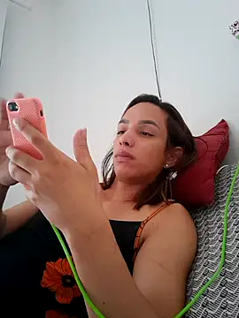 ofjuliaa online show from 14, 2, 2026