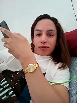 ofjuliaa online show from 13, 4, 2026