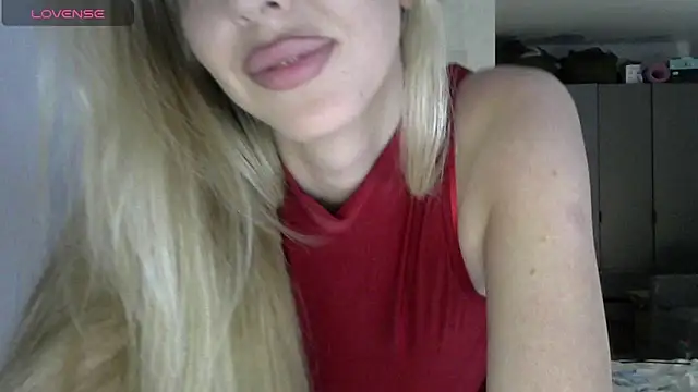 LizaSweetyq online show from 28, 4, 2026