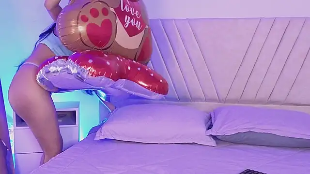 Snapshot of DulceRouss_ chatting on 15, 2, 2026 DulceRouss online show from 15, 2, 2026