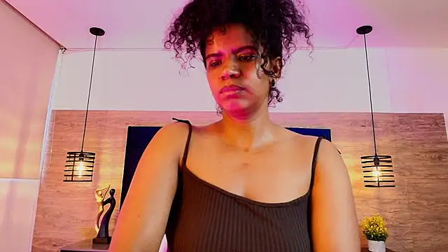 Snapshot of Ellie-Alves chatting on 12, 5, 2026 Ellie-Alves online show from 12, 5, 2026