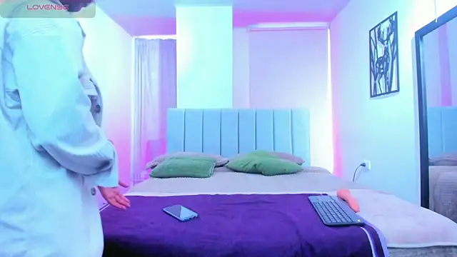 Snapshot of emily7_ chatting on 11, 2, 2026 emily7 online show from 11, 2, 2026