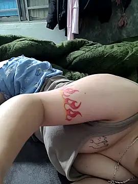 Snapshot of -LunaLust chatting on 10, 3, 2026 -LunaLust online show from 10, 3, 2026