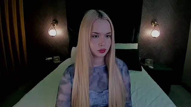 NicoletaCooper online show from 2, 2, 2026