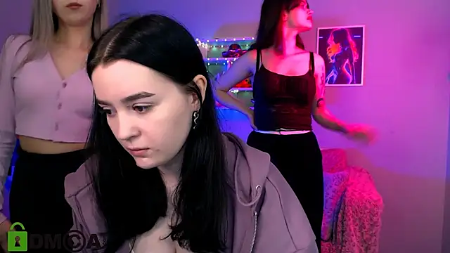 monica xcx online show from 11, 4, 2026