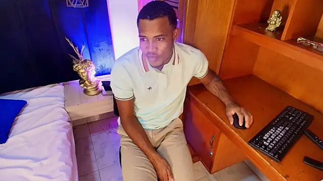 Latinblack 98 online show from 10, 1, 2026