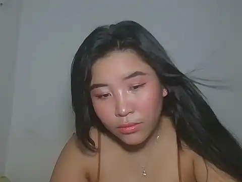 Zyeiii online show from 6, 3, 2026