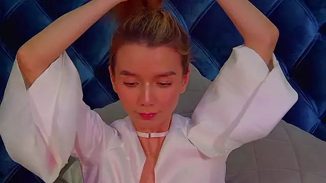 VanessaVienne online show from 8, 3, 2026