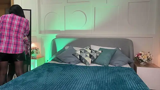  SilkyShadow  online show from 19, 4, 2026