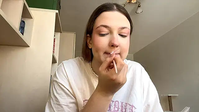 JammieMickiewicz online show from 16, 2, 2026