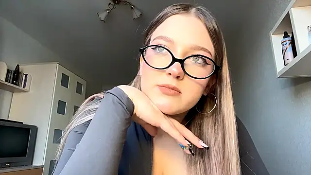 JammieMickiewicz online show from 8, 3, 2026