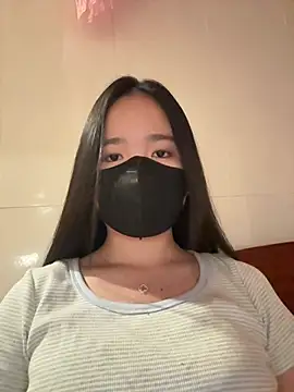 Gwen879 online show from 8, 4, 2026