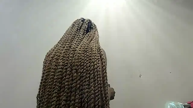 Snapshot of TallDivaNoir chatting on 16, 7, 2026 TallDivaNoir online show from 16, 7, 2026