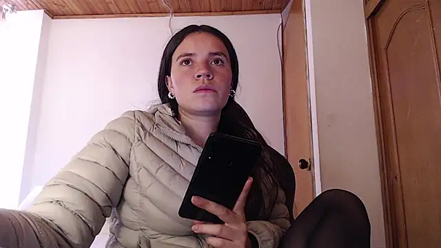 Shanel Lozano online show from 17, 2, 2026