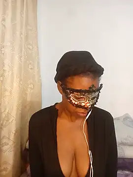 Snapshot of CreamyCupCake_96 chatting on 18, 7, 2026 CreamyCupCake 96 online show from 18, 7, 2026