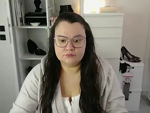 HollyDanceSoul online show from 9, 3, 2026