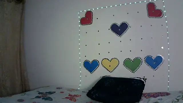 Mia Suarez7 online show from 8, 4, 2026