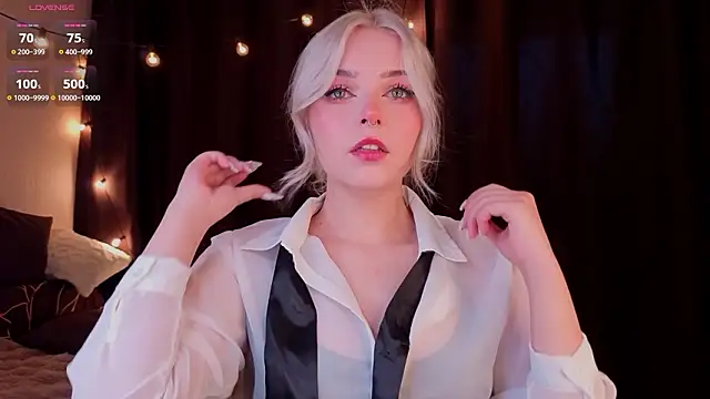 Snapshot of ShyniAlice chatting on 3, 2, 2026 ShyniAlice online show from 3, 2, 2026