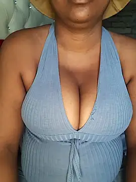 Snapshot of bigboobylicious chatting on 30, 3, 2026 bigboobylicious online show from 30, 3, 2026