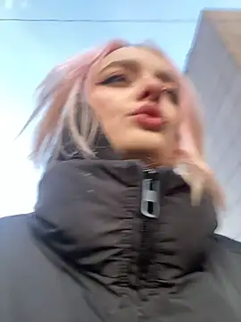 aka Blonde online show from 19, 3, 2026