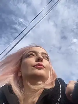 aka Blonde online show from 26, 3, 2026