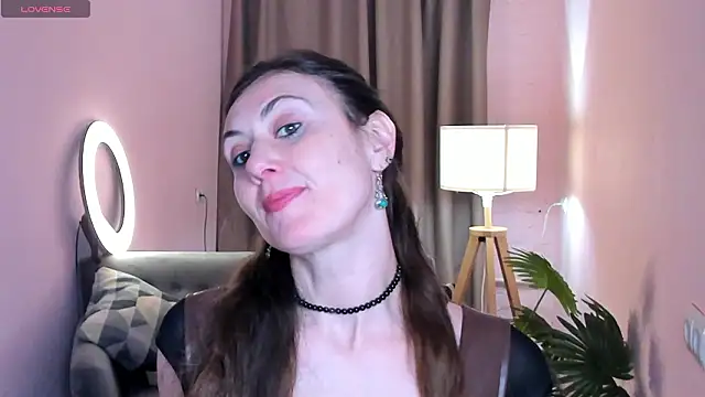 Juliet Jamess online show from 24, 2, 2026