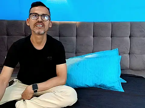 Oswalldo   online show from 5, 4, 2026