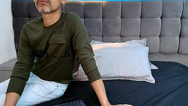 Oswalldo   online show from 7, 4, 2026